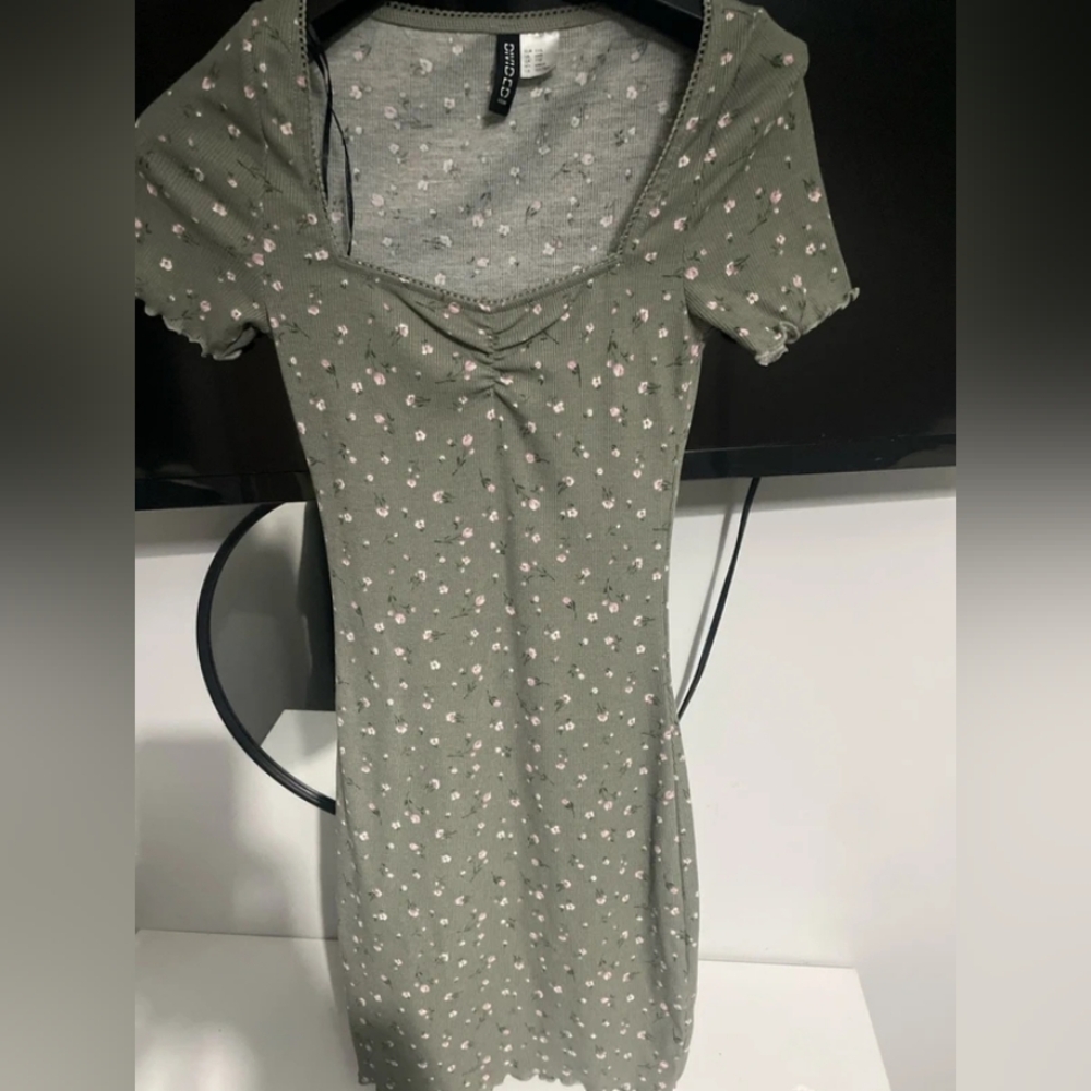 Olive Floral Dress with Short Sleeves